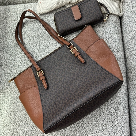 Michael Kors purse and wallet - Picture 2 of 7